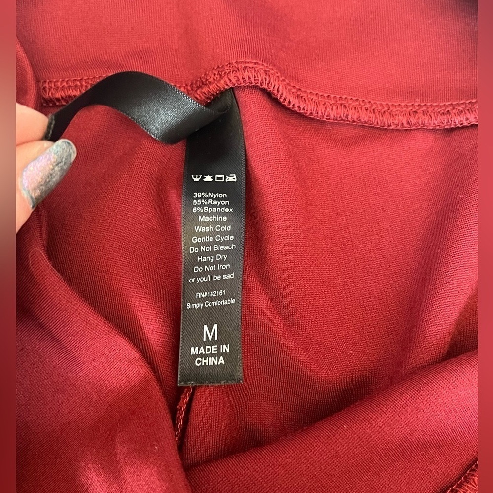 Lux - Womens Motto Style Maroon Leggings Sz MD - Picture 5 of 5